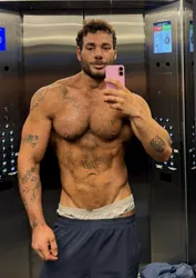 Escorts Sydney, Australia Henry_henryy