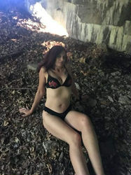 Escorts Glens Falls, New York Want To Play With The Hot Sexy MILF