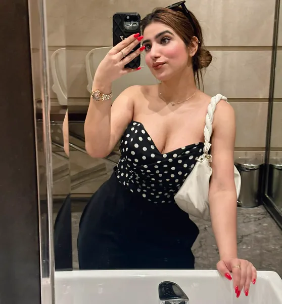 Escorts Dubai, United Arab Emirates Naughty GFE Escort Divya