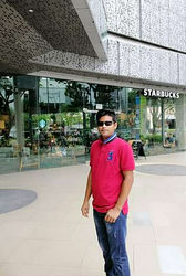Escorts Singapore Hi. my name is navin khan. my age 30 yers.