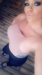 Escorts Edmonton, Alberta Dee