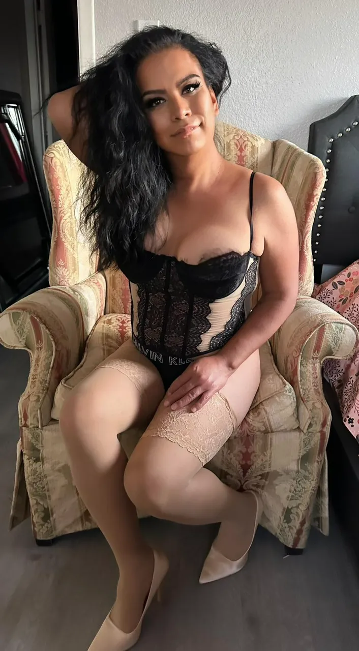 Escorts Houston, Texas Angii BIG COCK