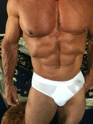 Escorts Paris, France musclemanripped