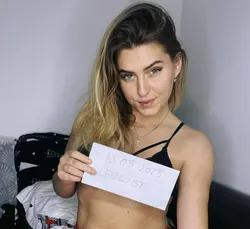 Escorts Niagara Falls, Ontario Julya