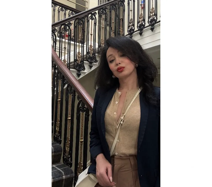 Escorts Glasgow, Scotland 🟪🌙🟨ALLURING ADORA. MILF TS fine lingerie