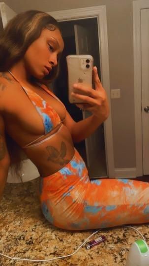 Escorts Columbia City, Indiana Young sexy Ebony queen You Can Enjoy Secret Fuck💝INcall/Outcall/Car🚗Date💝 Available 24/7  24 -