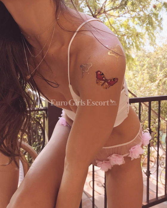 Escorts London, England Selena