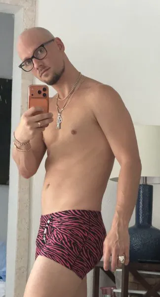 Escorts Tulum, Mexico Nakedyogiguy