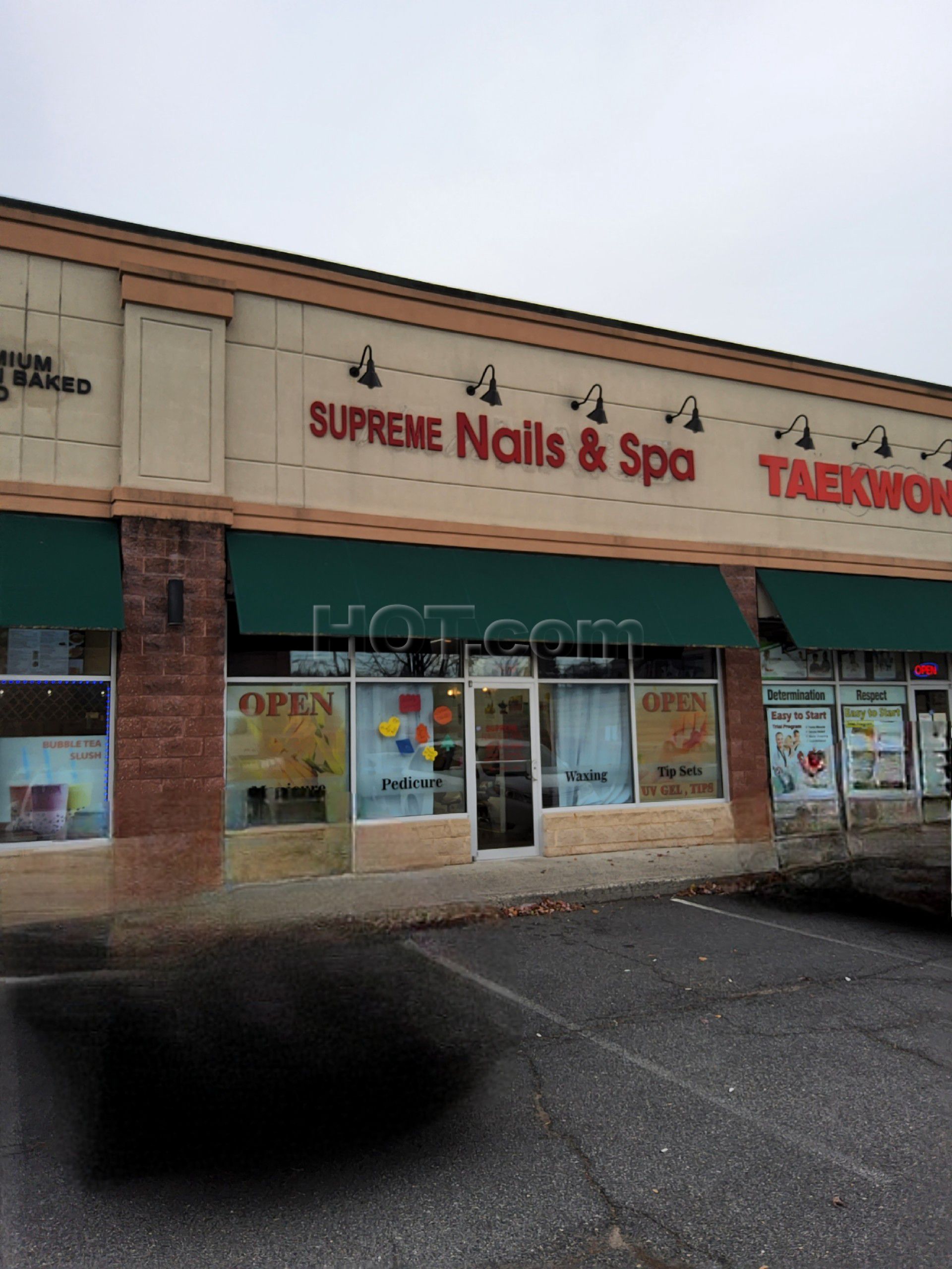 Carlstadt, New Jersey Supreme Nails and Spa