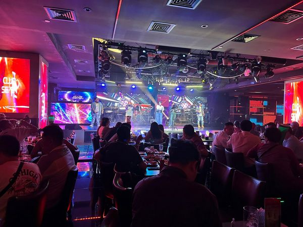 Freelance Bar Dubai, United Arab Emirates Club 7