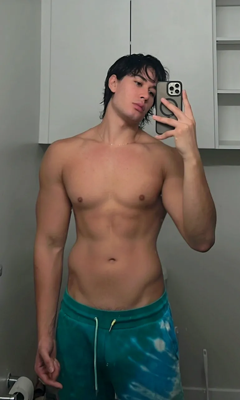 Escorts London, England cutehotboy69