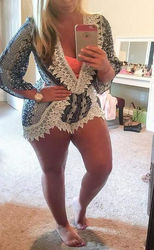 Escorts Bismarck, North Dakota Stunning Busty “YOUR PERFECT PLAYMATE” Flexiable Available