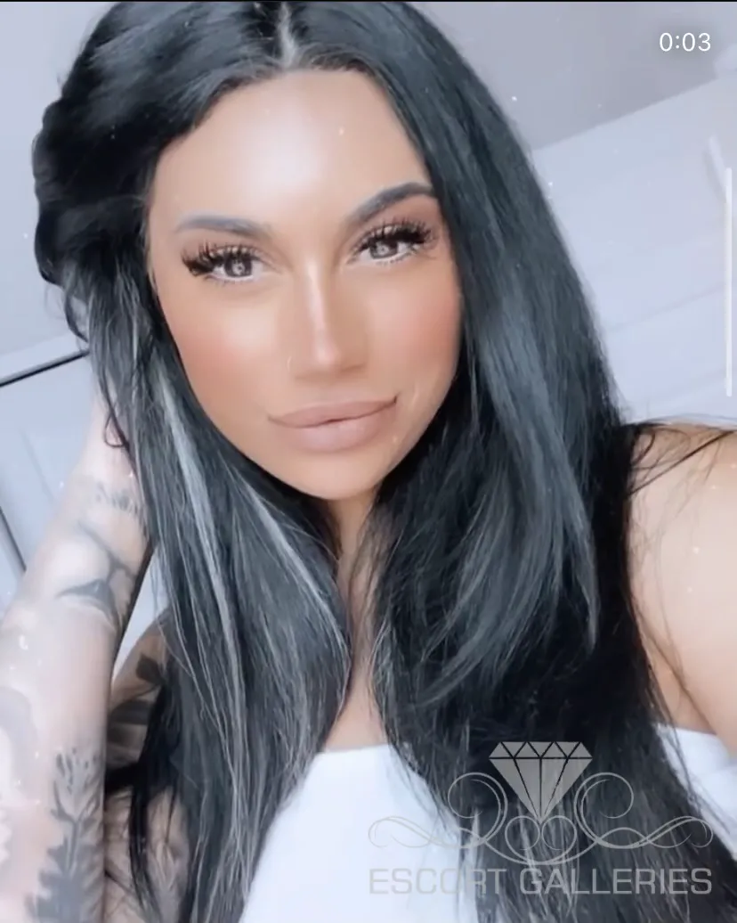 Escorts Denver, Colorado Nessa