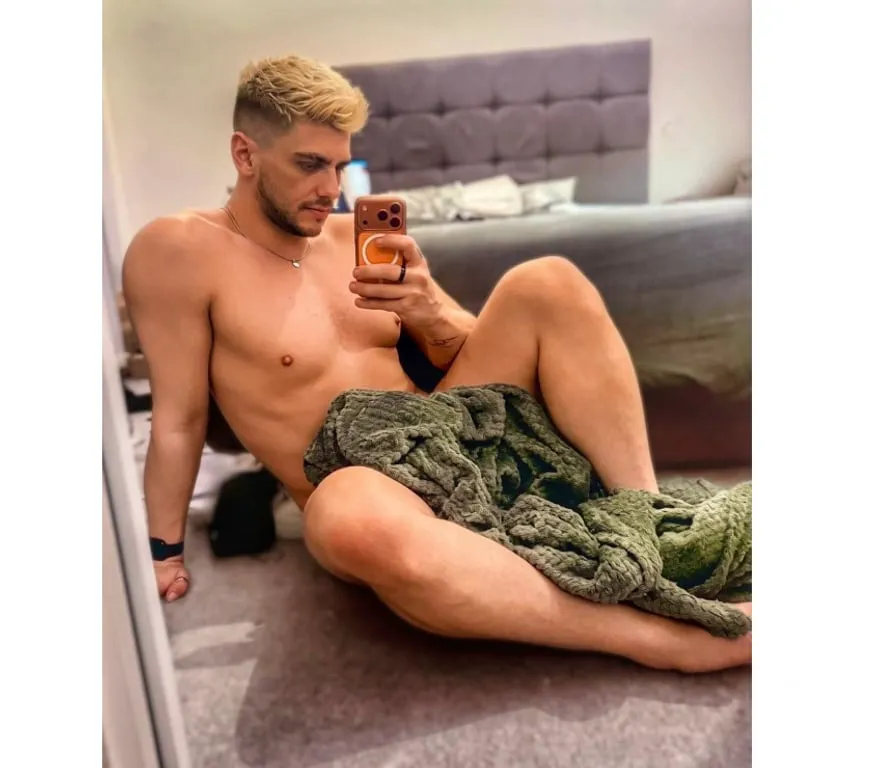 Escorts Birmingham, England 6ft, Confident, Vers & XL 😏