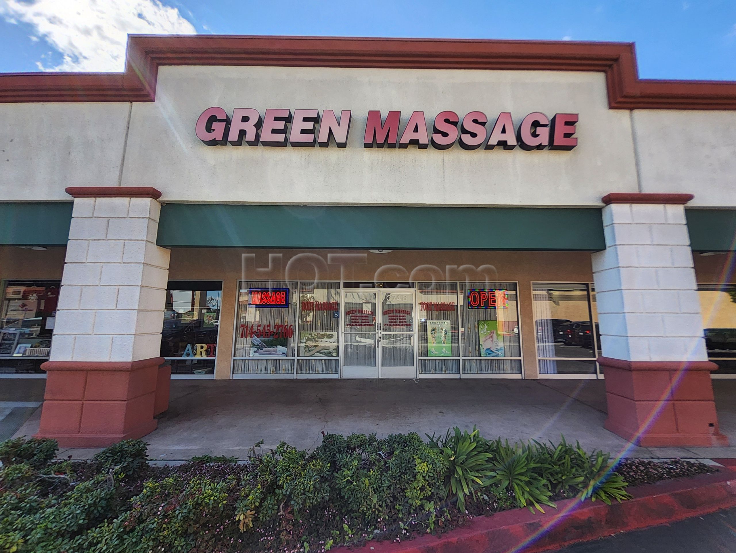 Santa Ana, California Green Massage