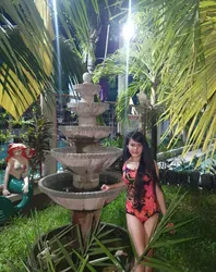 Escorts Manila, Philippines Kisses Escort/camshow