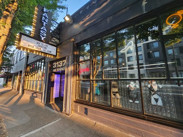 Sex Shops Portland, Oregon FANTASY Hollywood