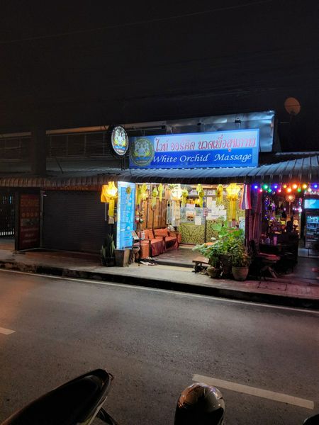 Massage Parlors Chiang Mai, Thailand White Orchid Massage