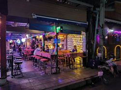 Beer Bar Bangkok, Thailand Drop in Bar