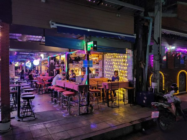 Beer Bar / Go-Go Bar Bangkok, Thailand Drop in Bar