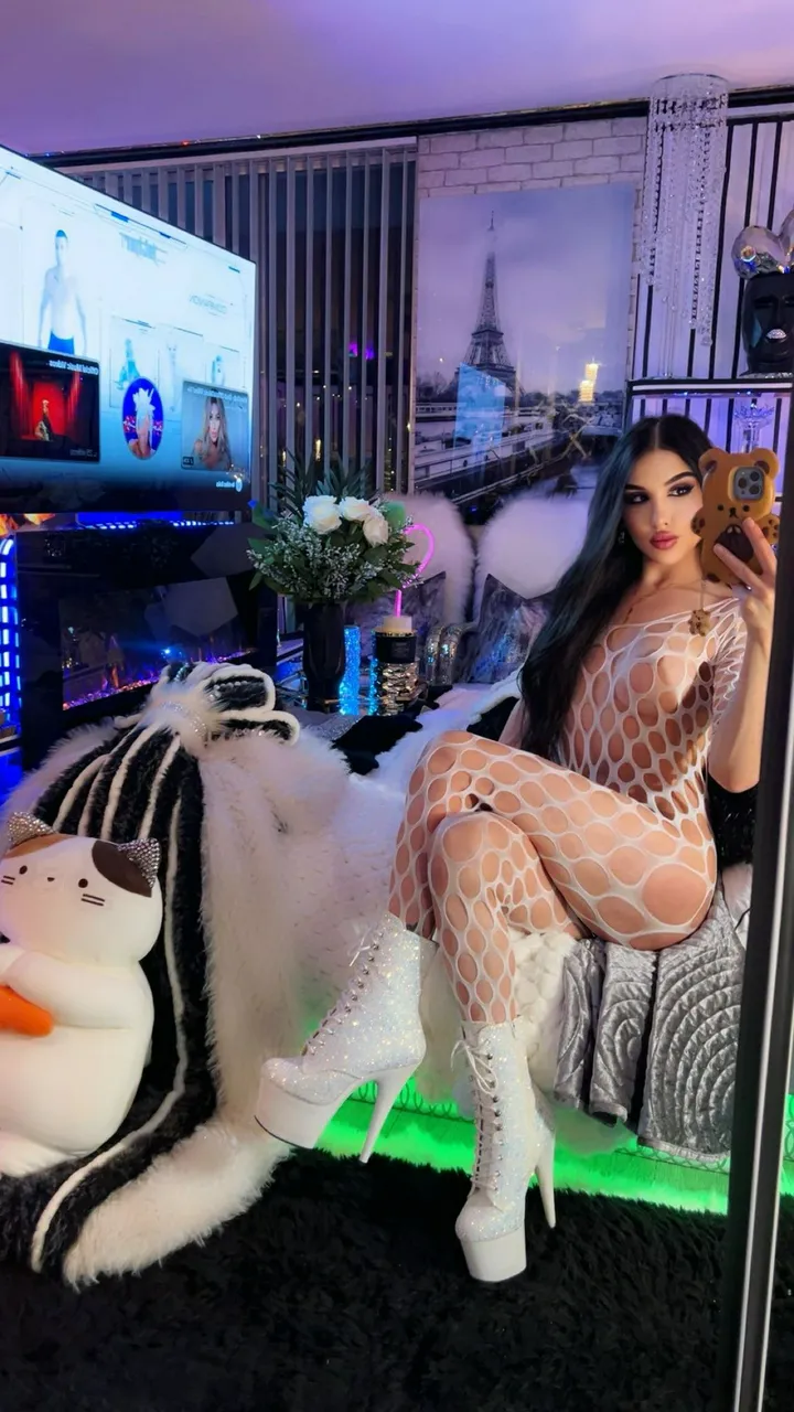Escorts San Diego, California NOORSTAR