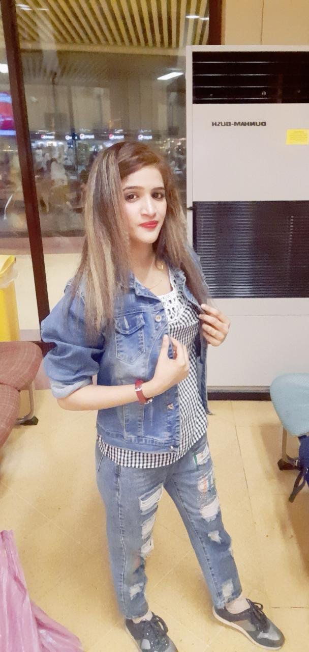 Escorts Dubai, United Arab Emirates Sapna Indian Student