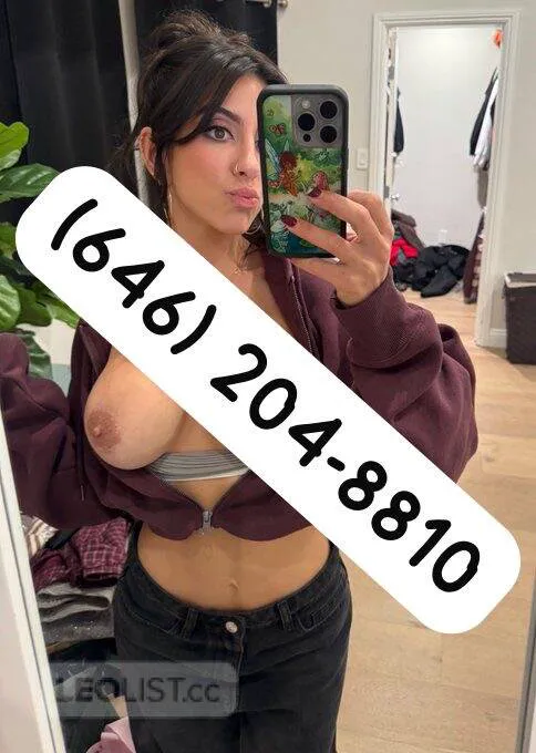 Escorts Saint John, New Brunswick always available for hardcore 69 breastfuck head and doggy