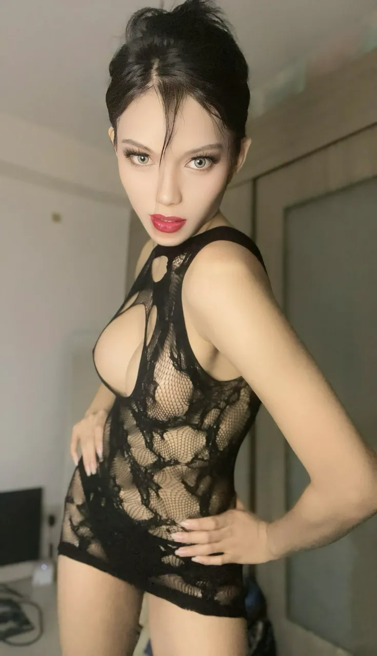 Escorts Manila, Philippines KARINA (meet & selling content)