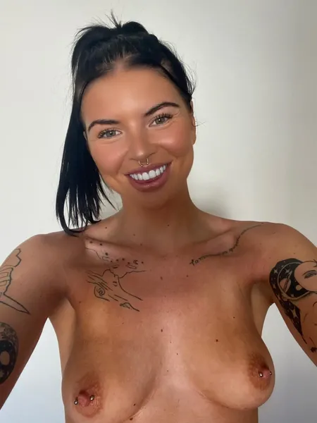 Escorts Ajax, Ontario Sharron