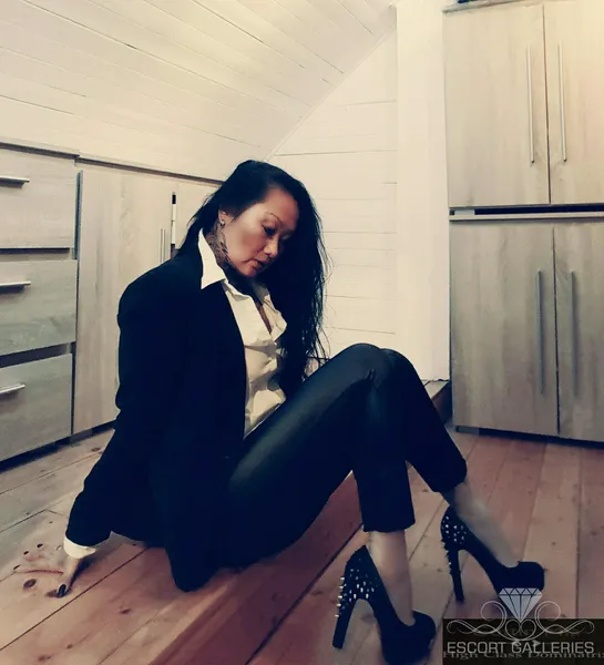 Escorts Berlin, Germany Asiatische Dominanz