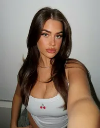 Escorts Paris, France EIRA