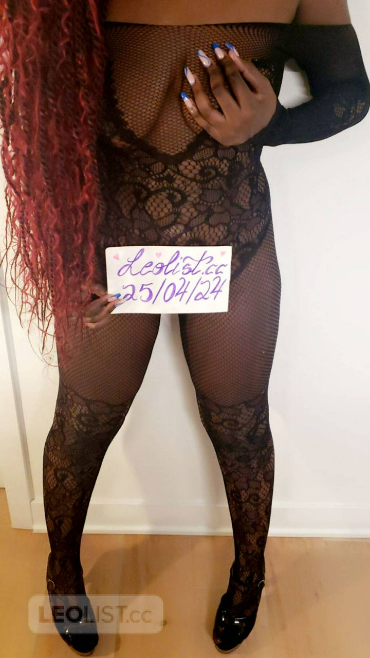 Escorts Longueuil, Quebec Sexy, sensuelle, sophistiquée.. femme fatale !!