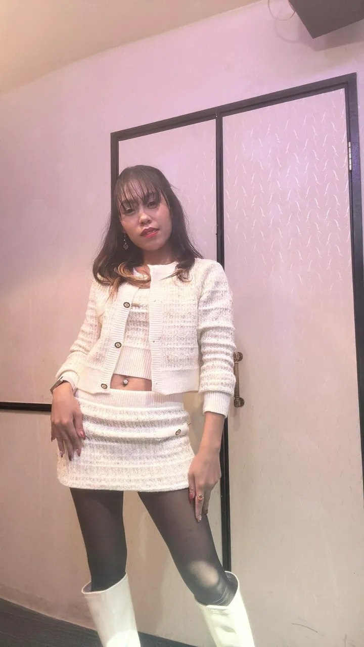 Escorts Osaka, Japan Mary sweet twat