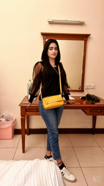 Escorts Abu Dhabi, United Arab Emirates Navya Indian Housewife