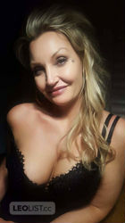 Escorts Ottawa, Ontario Mature Lady