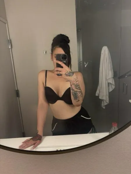 Escorts Fort Myers, Florida hola | Hola soy yo estoy disponible para ti llamame una chica sexy lista