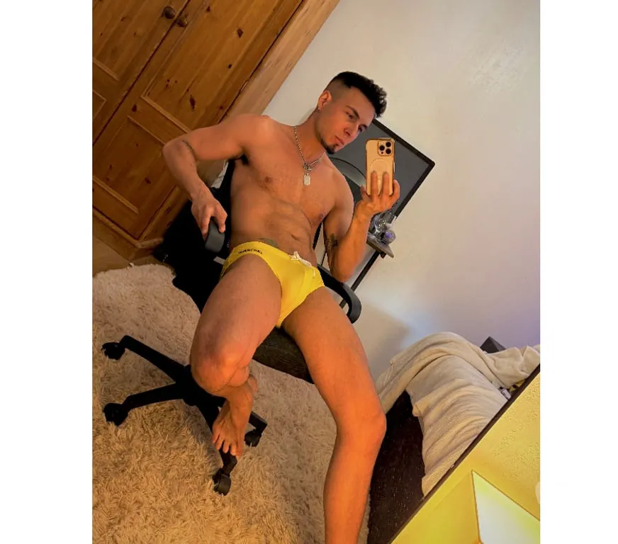 Escorts London, England Max HOT 🔥 Brazilian 🇧🇷 XXL