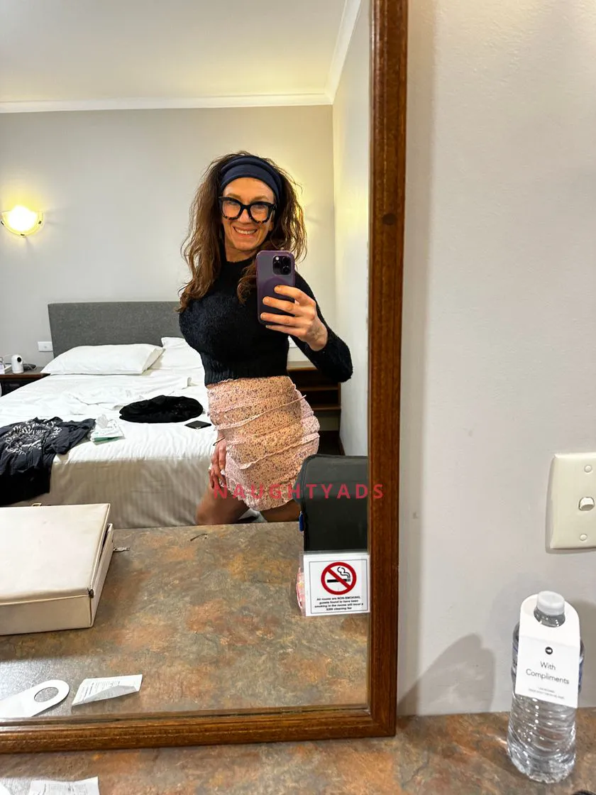 Escorts Adelaide, Australia Mrs D
