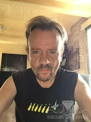 Escorts La Rochelle, France Dylan