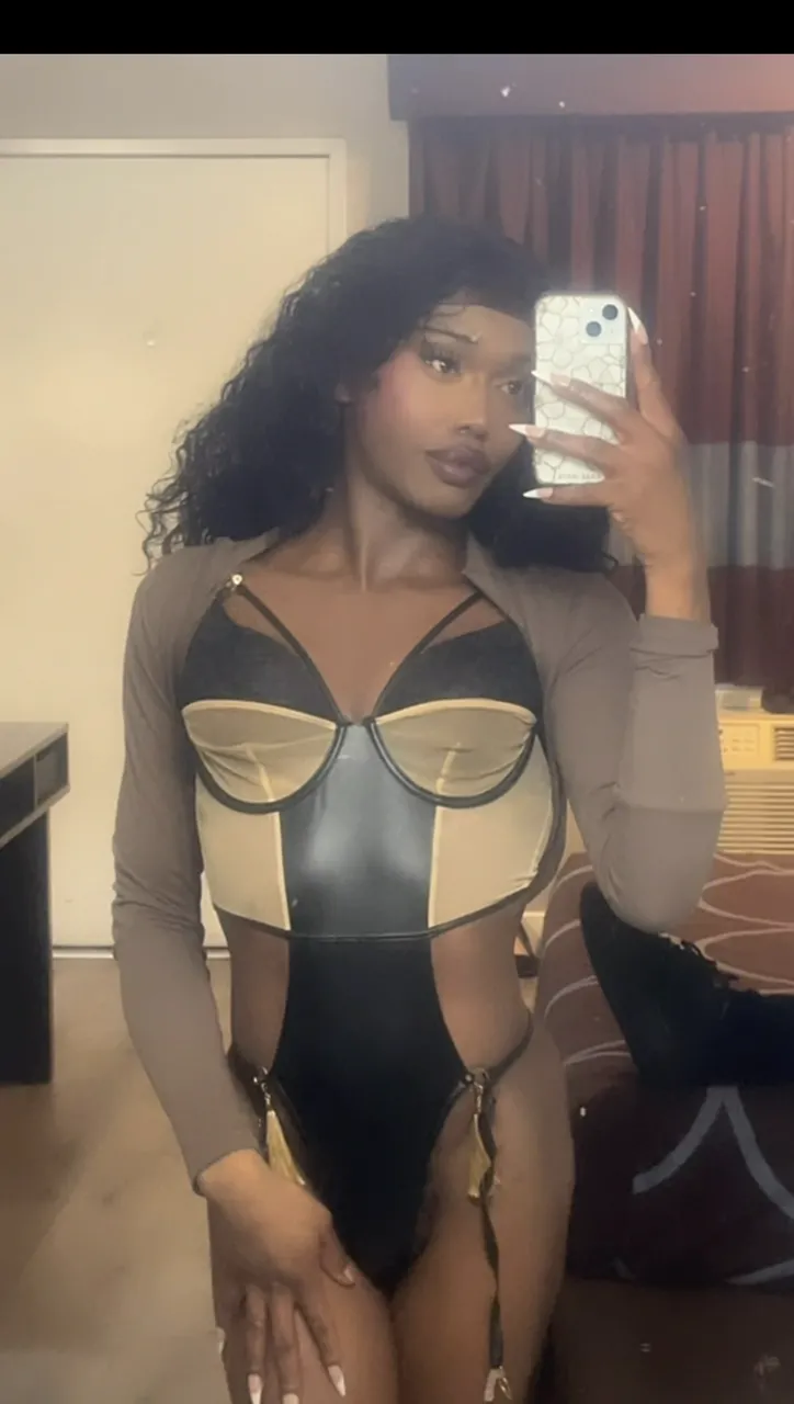 Escorts Ontario, California Kitoria