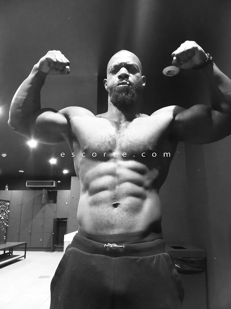 Escorts Juvisy-sur-Orge, France Iziack