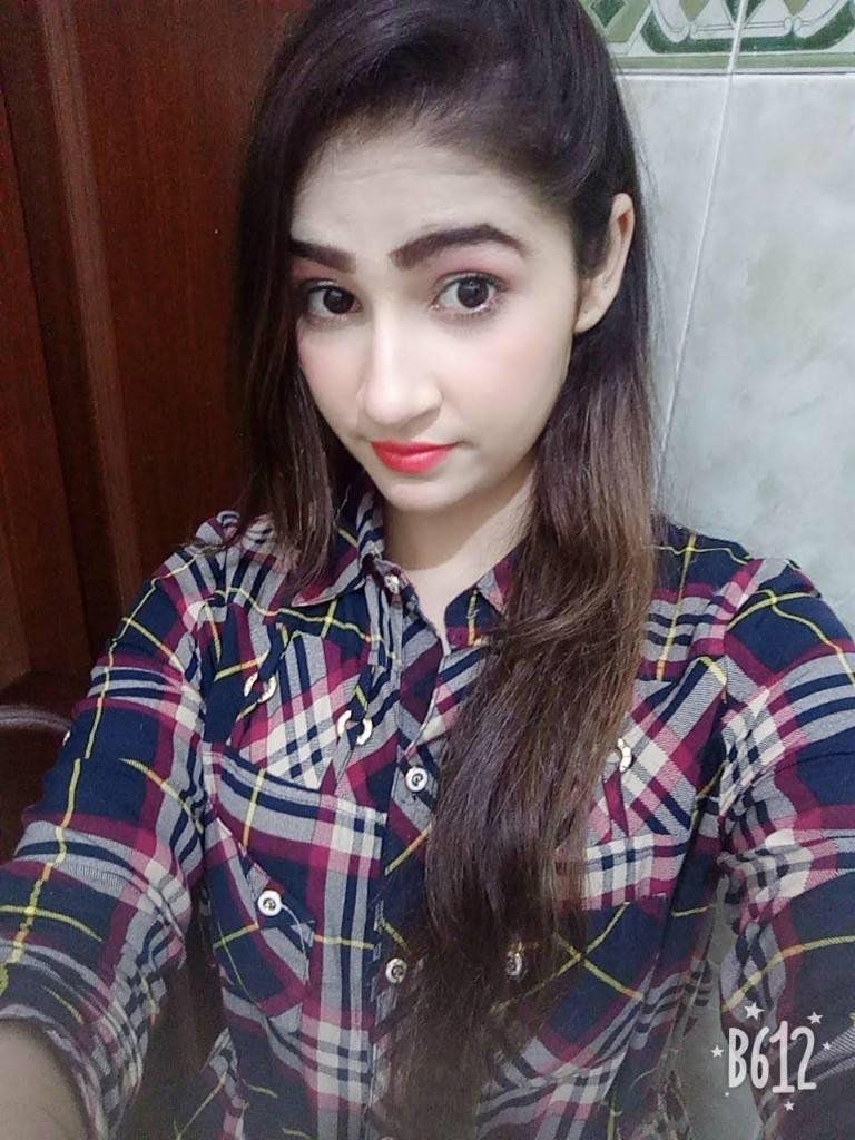 Escorts Dubai, United Arab Emirates Ananya Indian Girl