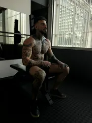 Escorts Chicago, Illinois Talltattooed