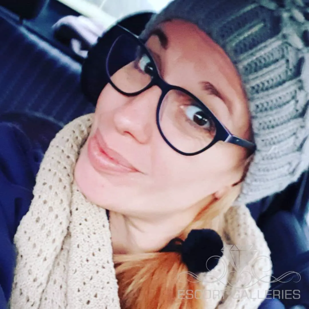 Escorts Milan, Italy Victoria