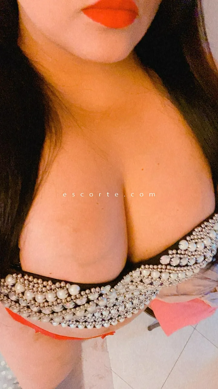 Escorts Toulouse, France Yesica