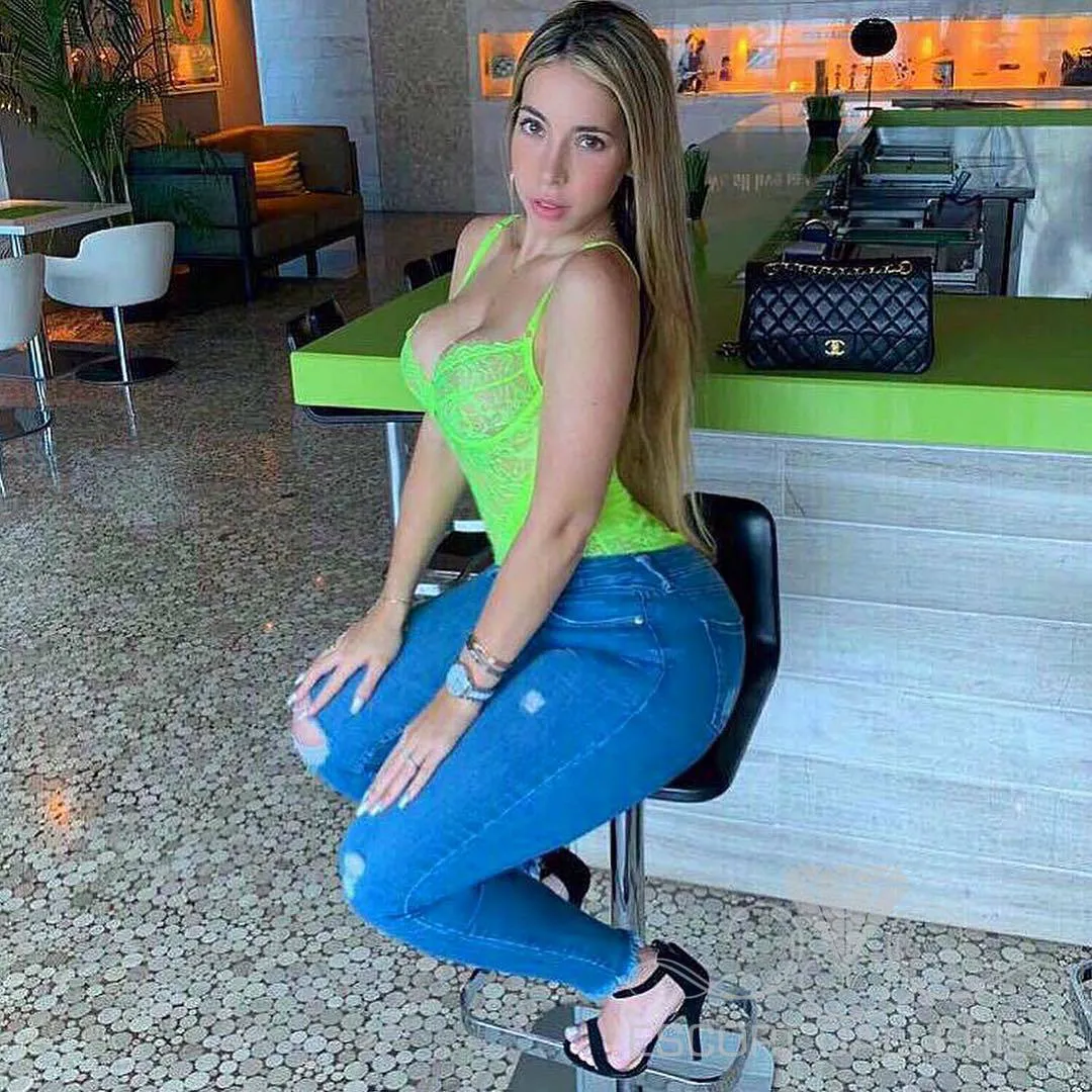 Escorts Clermont-Ferrand, France null