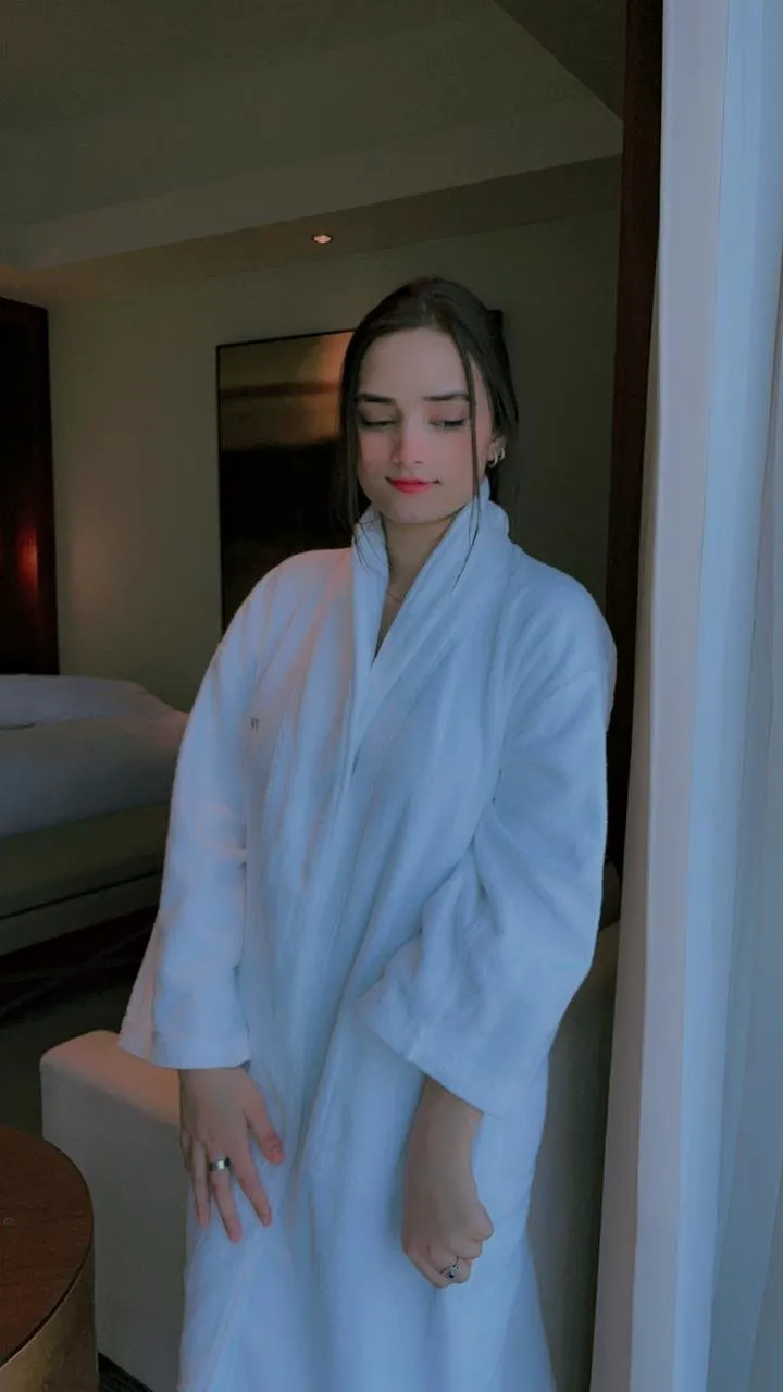 Escorts Dubai, United Arab Emirates Riya