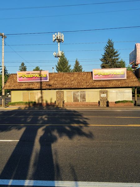 Sex Shops Portland, Oregon Peep Hole