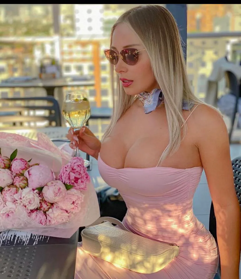 Escorts Barcelona, Spain Luna