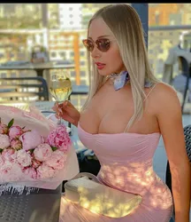 Escorts Barcelona, Spain Luna